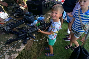 policyjny piknik na Wyspie Młyńskiej