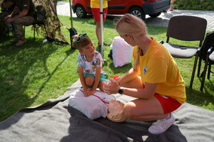 policyjny piknik na Wyspie Młyńskiej