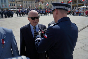 wręczanie odznaczeń policjantom oraz wyróżnionym gościom