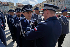 wręczanie odznaczeń policjantom oraz wyróżnionym gościom