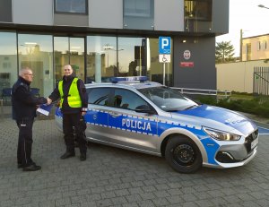 Przekazanie nowego radiowozu Hyundai i30 dla policjantów tucholskiej drogówki.