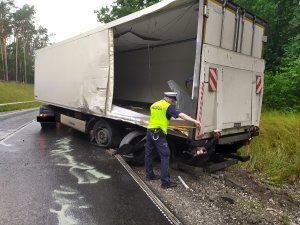 W piątek (3.07.2020r.) na drodze wojewódzkiej nr 240 w Rudzkim Młynie doszło do zdarzenia drogowego, z udziałem dwóch samochodów ciężarowych.