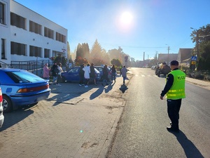 policjanci uczestniczą w ćwiczeniach