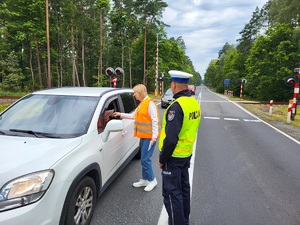 mundurowi biorą udział w akcji &quot;Bezpieczny przejazd&quot;
