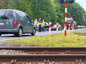 mundurowi biorą udział w akcji &quot;Bezpieczny przejazd&quot;