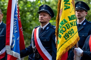poczet sztandarowy tucholskiej Policji