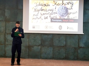 uczeń prowadzi zajęcia o historii