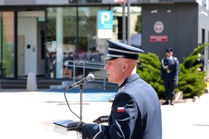 policjant przemawia