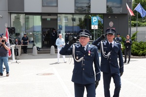 Komendant uczestniczy w uroczystości