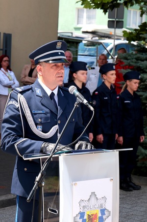 policjant przemawia