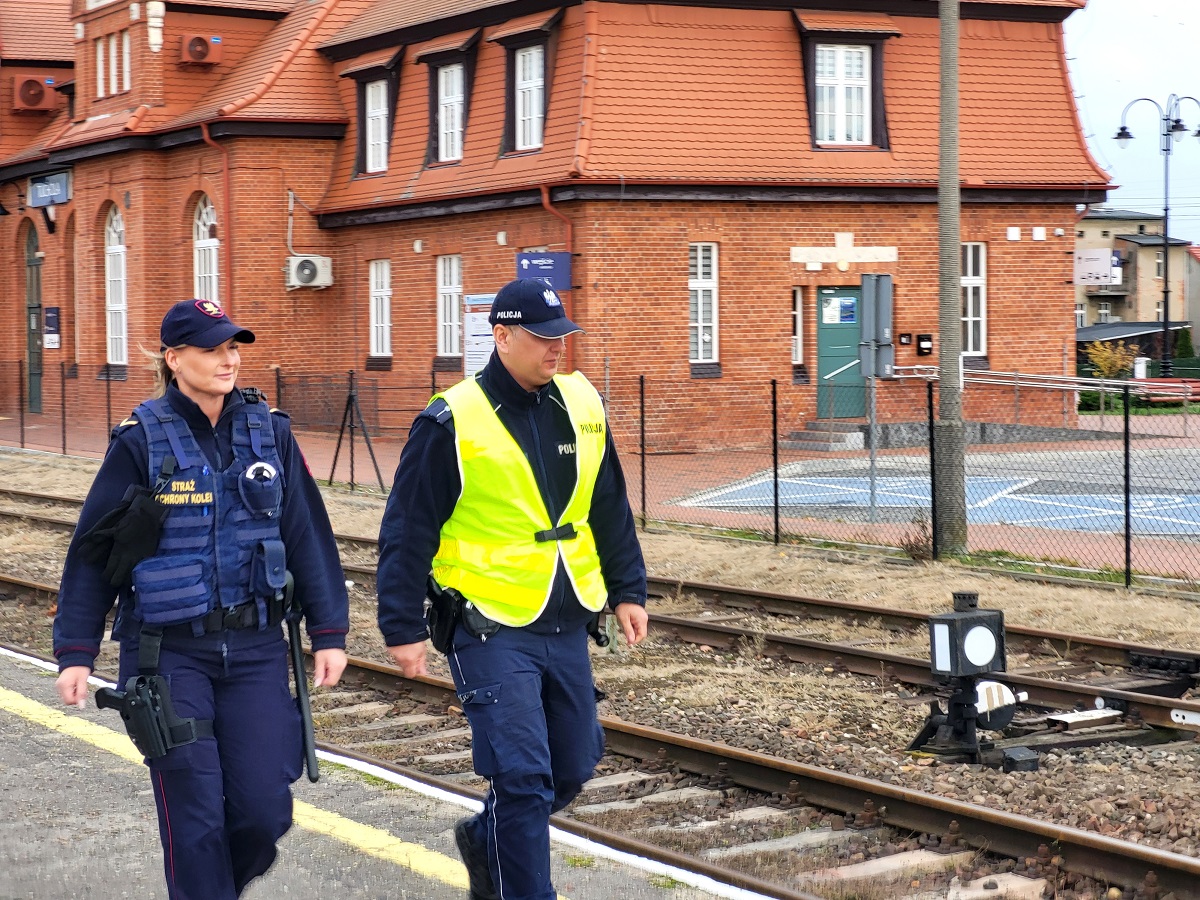 Wspólne patrole Policji i Służby Ochrony Kolei w Tucholi